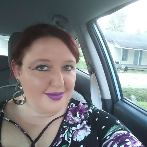 Meet your Posher, Cassandra - Picture 1 of 1